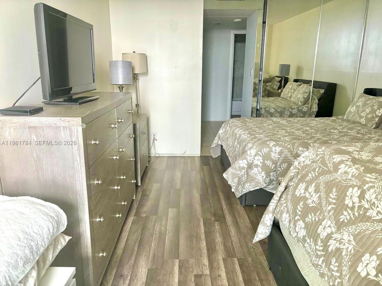 100 Bayview Dr , Unit 1423, Sunny Isles Beach, FL 33160 Photo