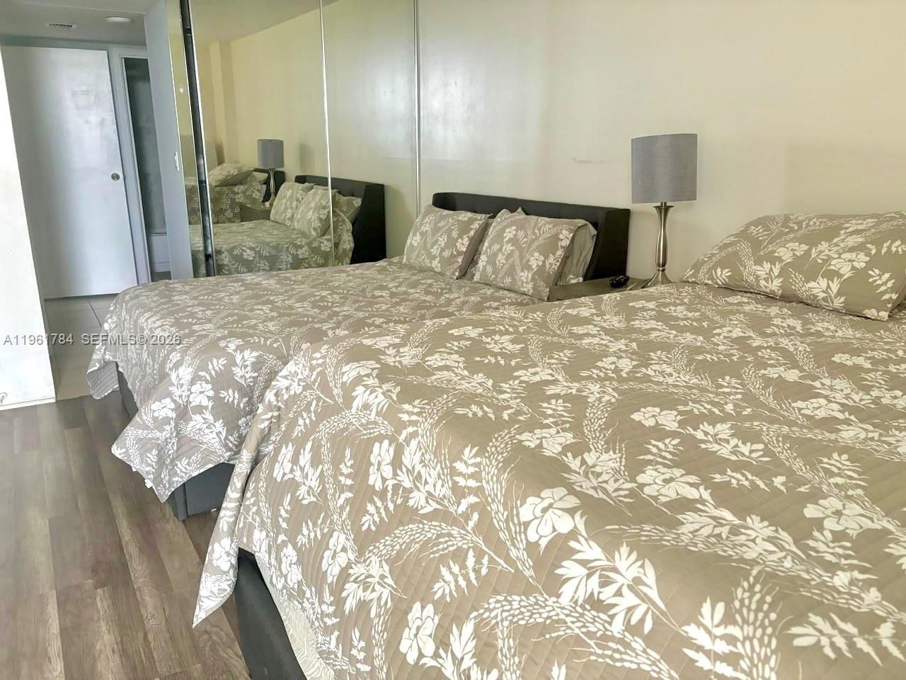 100 Bayview Dr , Unit 1423, Sunny Isles Beach, FL 33160 Photo