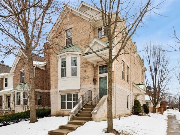 2230 Goldenrod Lane, Glenview, IL 60026