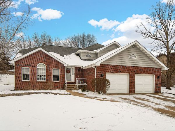 18 Honey Lane, New Lenox, IL 60451