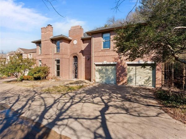 1809 Burton Hill Road, Fort Worth, TX 76107