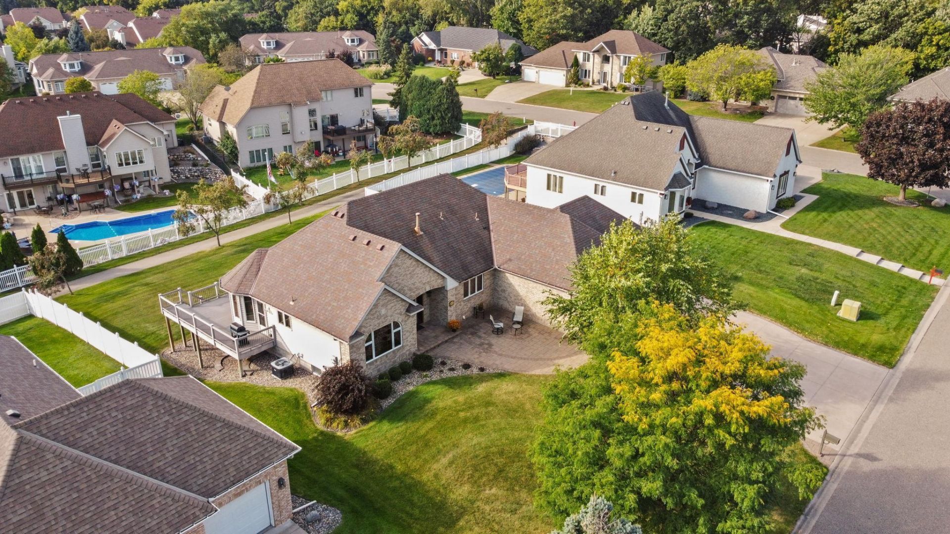 3151 Bent Tree Hills Drive, New Brighton, MN 55112