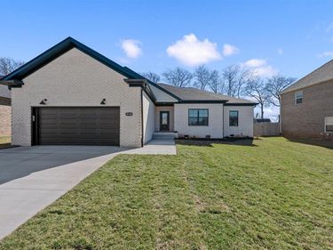 8740 Merrill Circle, Bowling Green, KY 42104