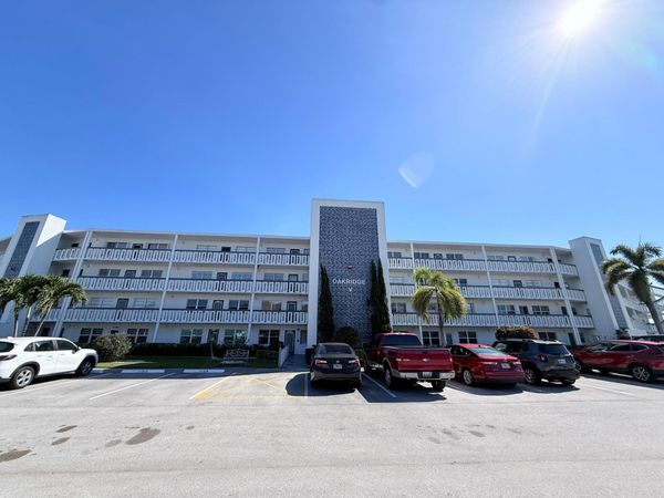4108 Oakridge V, Unit 4108, Deerfield Beach, FL 33442