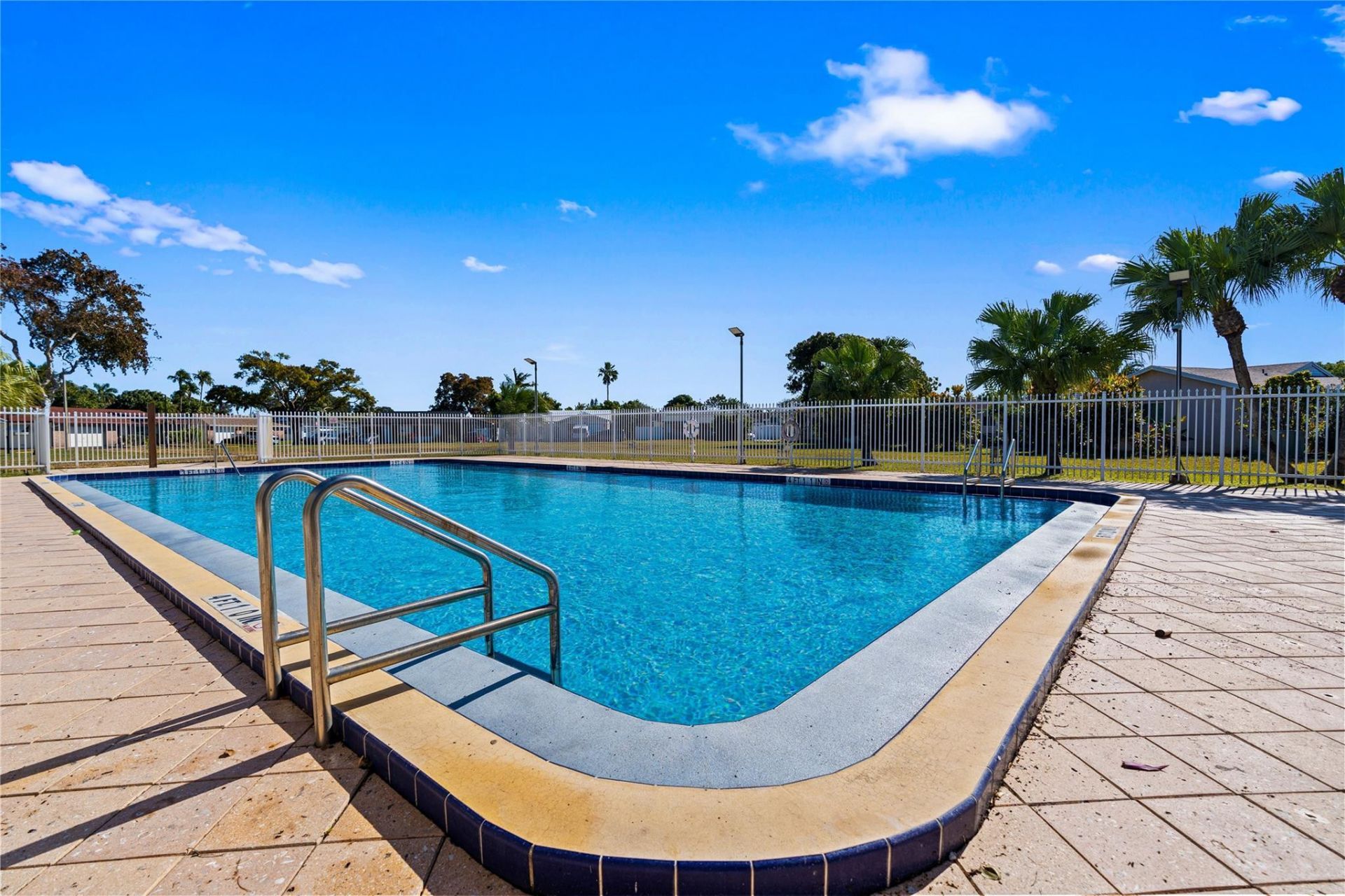 7901 NW 69th Ave, Tamarac, FL 33321 Photo