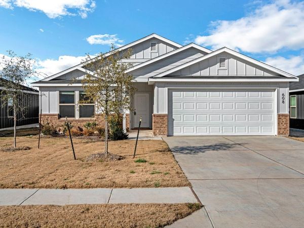 608 Double Vision RD, Jarrell, TX 76537