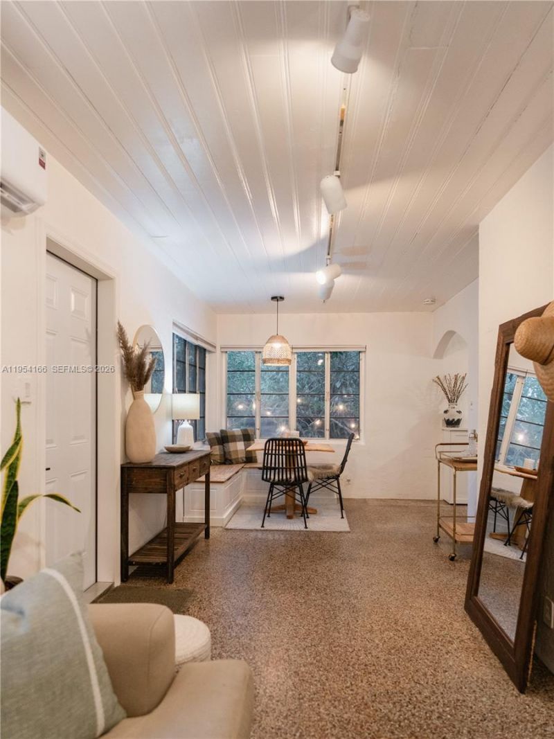 725 SW 2nd Ct, Fort Lauderdale, FL 33312 Photo