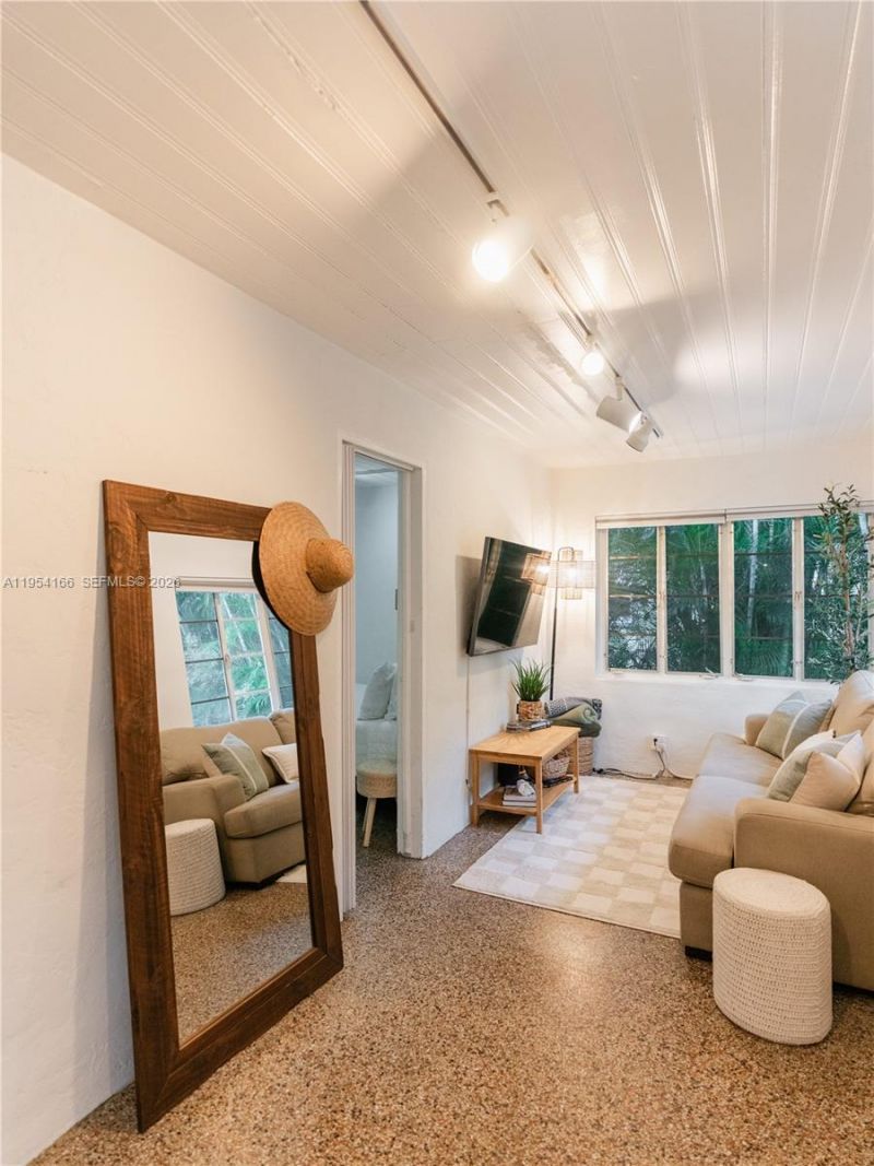 725 SW 2nd Ct, Fort Lauderdale, FL 33312 Photo