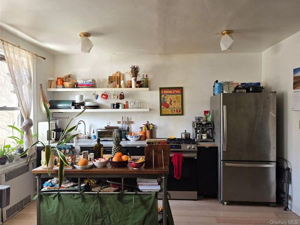 192 E 8th Street, Unit 1B, Brooklyn, NY 11218