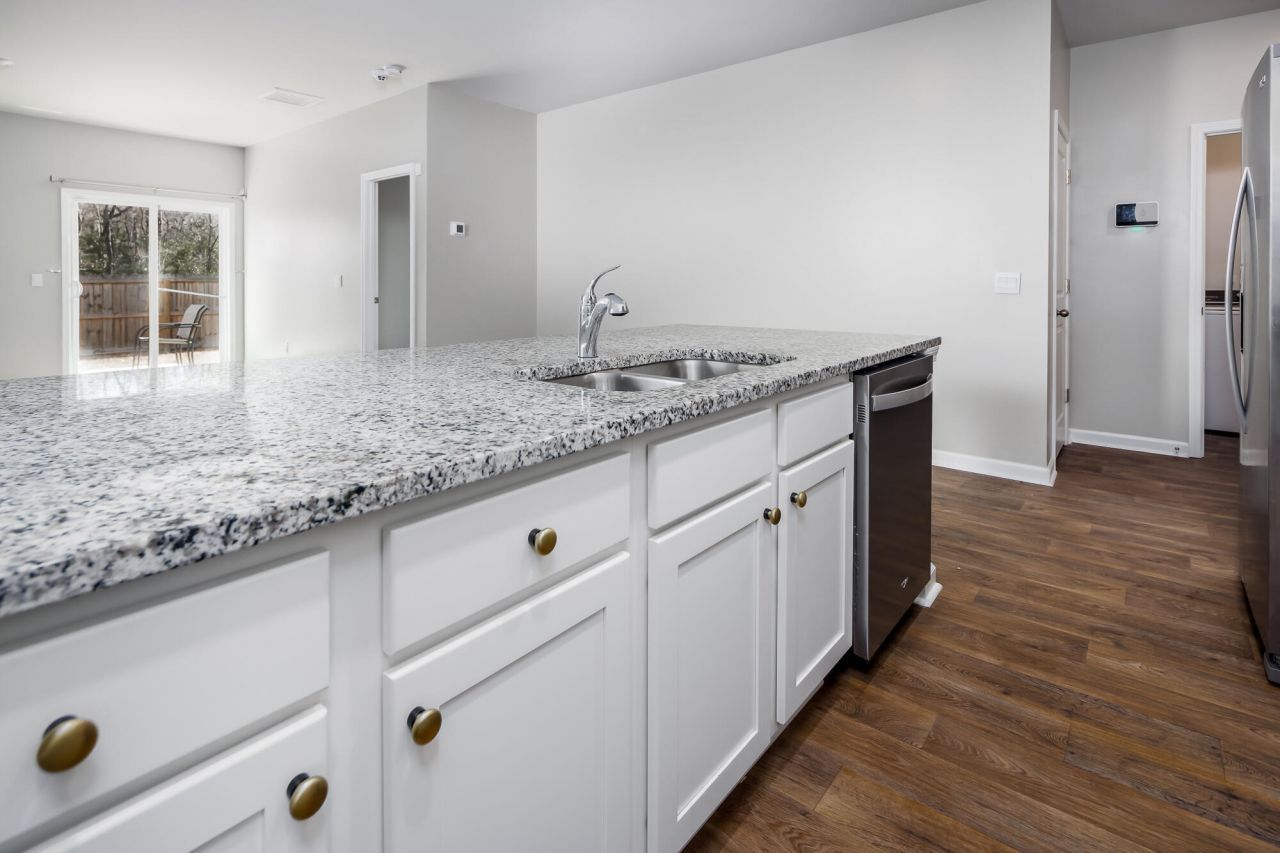 833 Kirby Court Photo 9