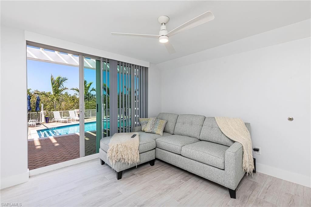 295 Grande Way, Unit PH-2, Naples, FL 34110 Photo