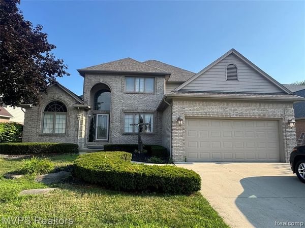 47033 Woodberry Estates Drive, Macomb Twp, MI 48044