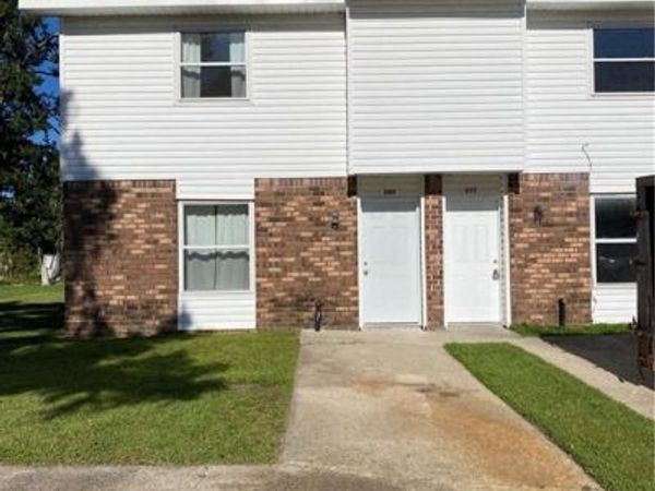 209 211 213 MEADOWS Drive, Destrehan, LA 70047