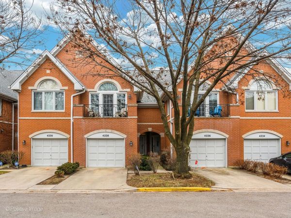 4228 W Harrington Lane, Chicago, IL 60646