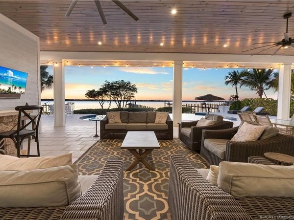 1912 NW Cove Circle, Stuart, FL 34994