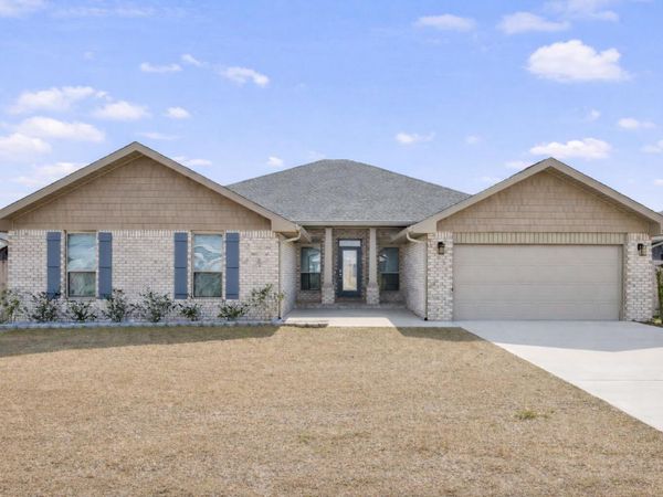 5833 Crestlake Drive, Crestview, FL 32536