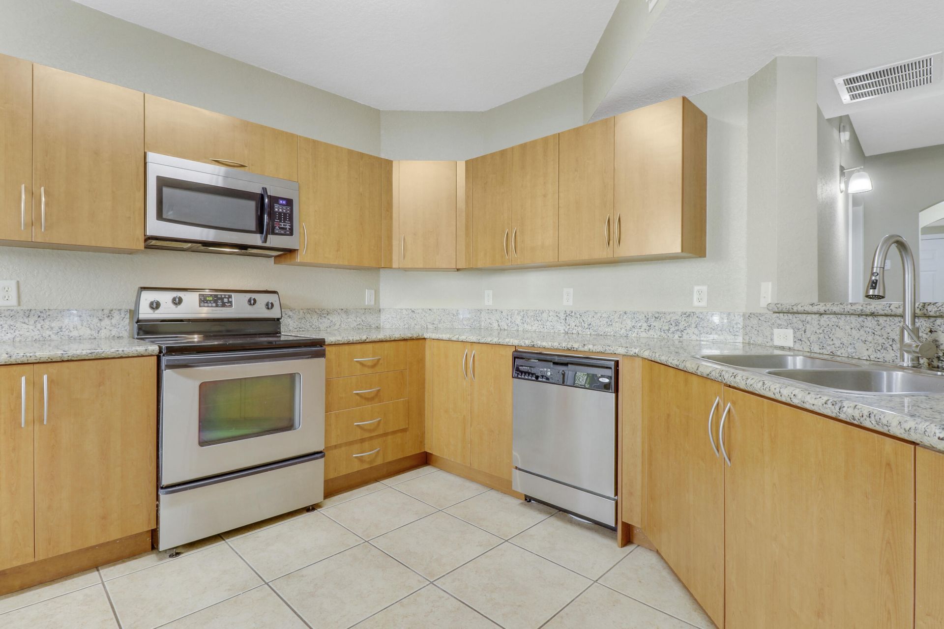 154 SW Peacock Boulevard, Unit 28101, Port Saint Lucie, FL 34986 Photo