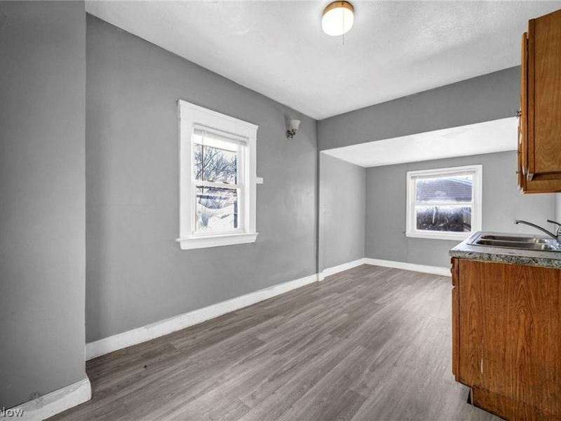 12702 Maplerow Avenue, Garfield Heights, OH 44105 Photo 11