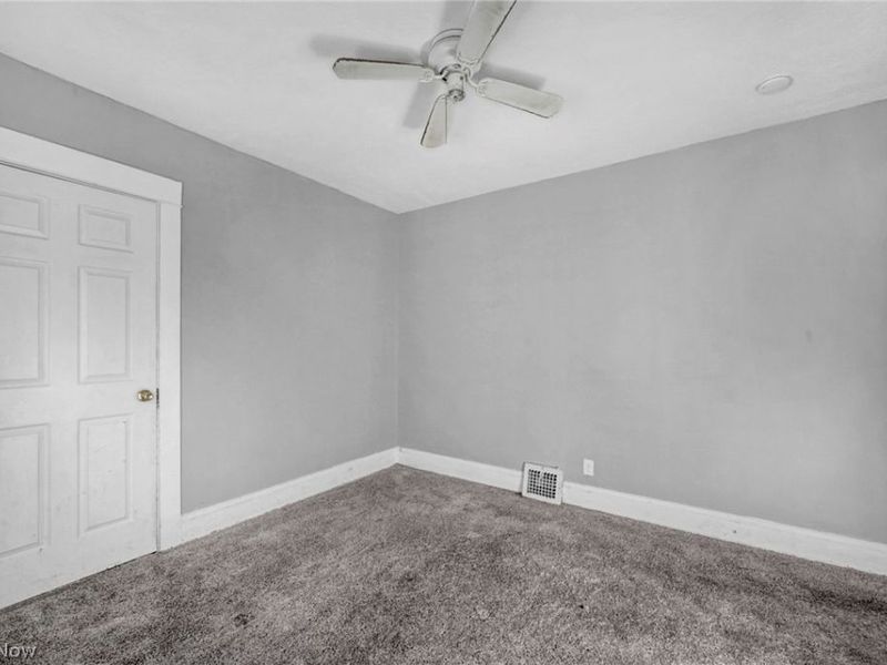 12702 Maplerow Avenue, Garfield Heights, OH 44105 Photo 28