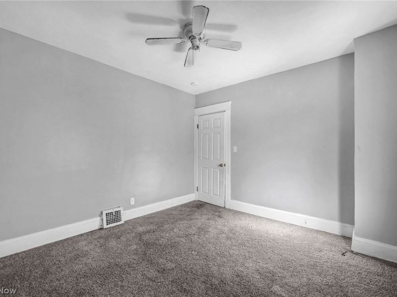 12702 Maplerow Avenue, Garfield Heights, OH 44105 Photo 31