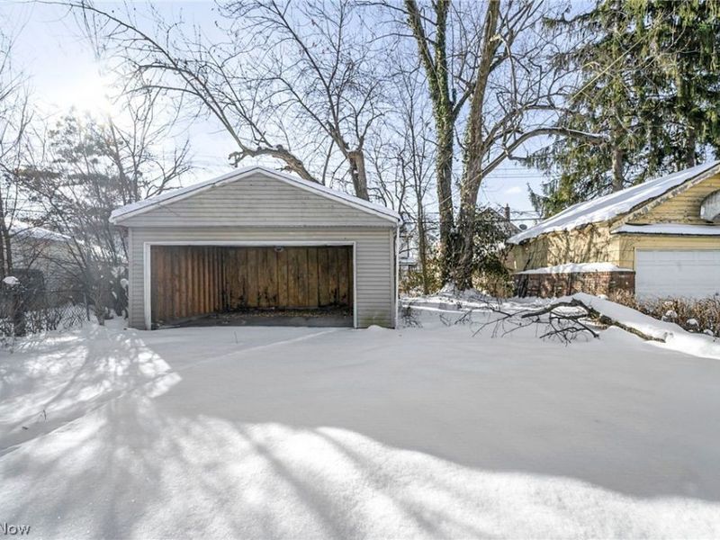 12702 Maplerow Avenue, Garfield Heights, OH 44105 Photo 5