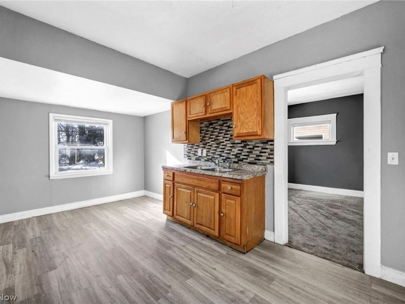 12702 Maplerow Avenue, Garfield Heights, OH 44105 Photo 9