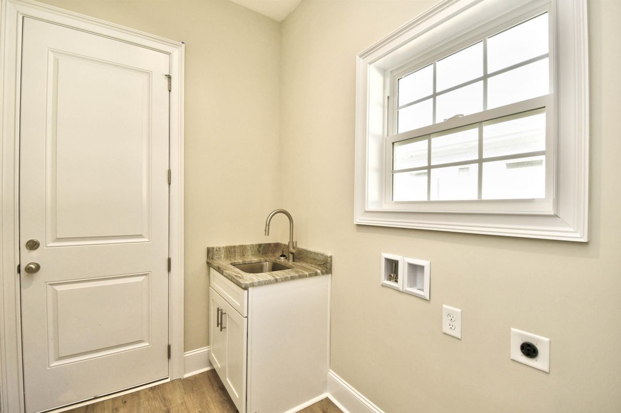 329 Waterfall Circle Photo 25