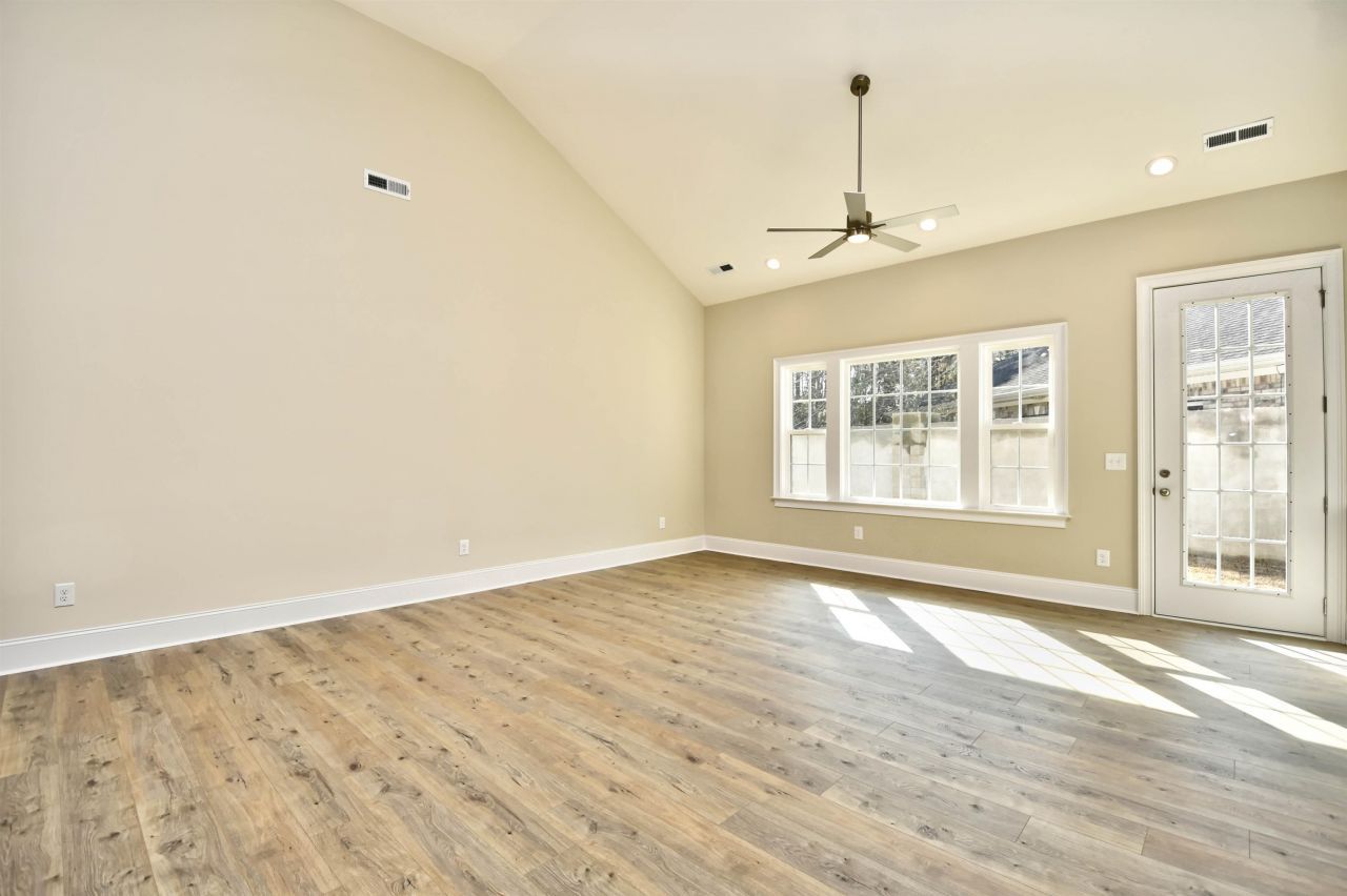 329 Waterfall Circle Photo 6