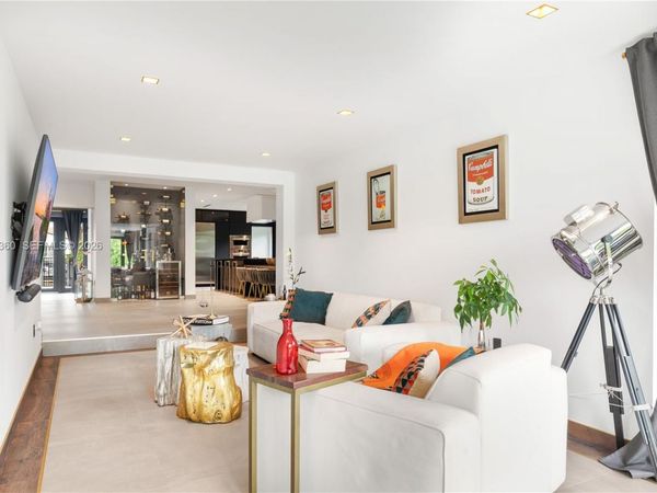 63 SW 31st Rd, Miami, FL 33129