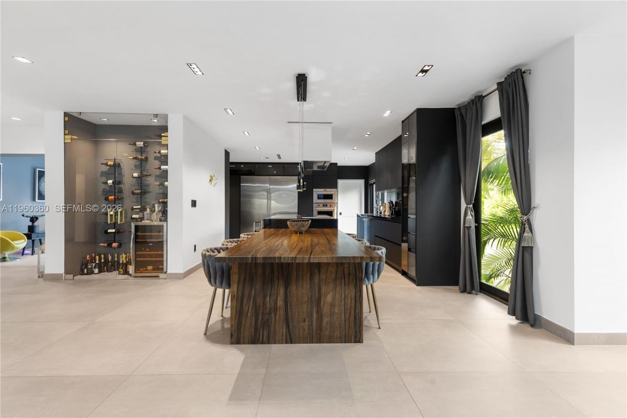 63 SW 31st Rd, Miami, FL 33129 Photo