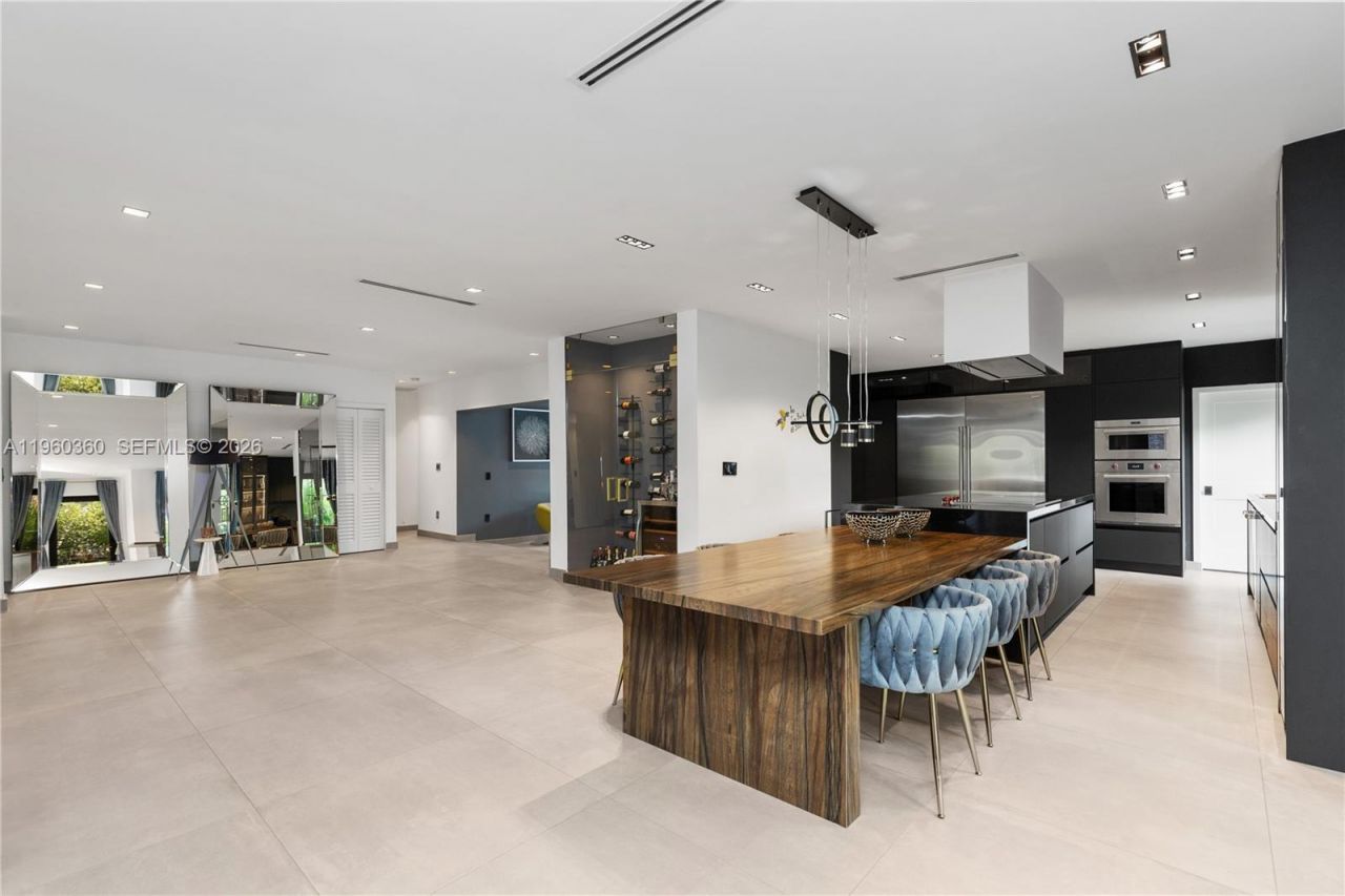 63 SW 31st Rd, Miami, FL 33129 Photo