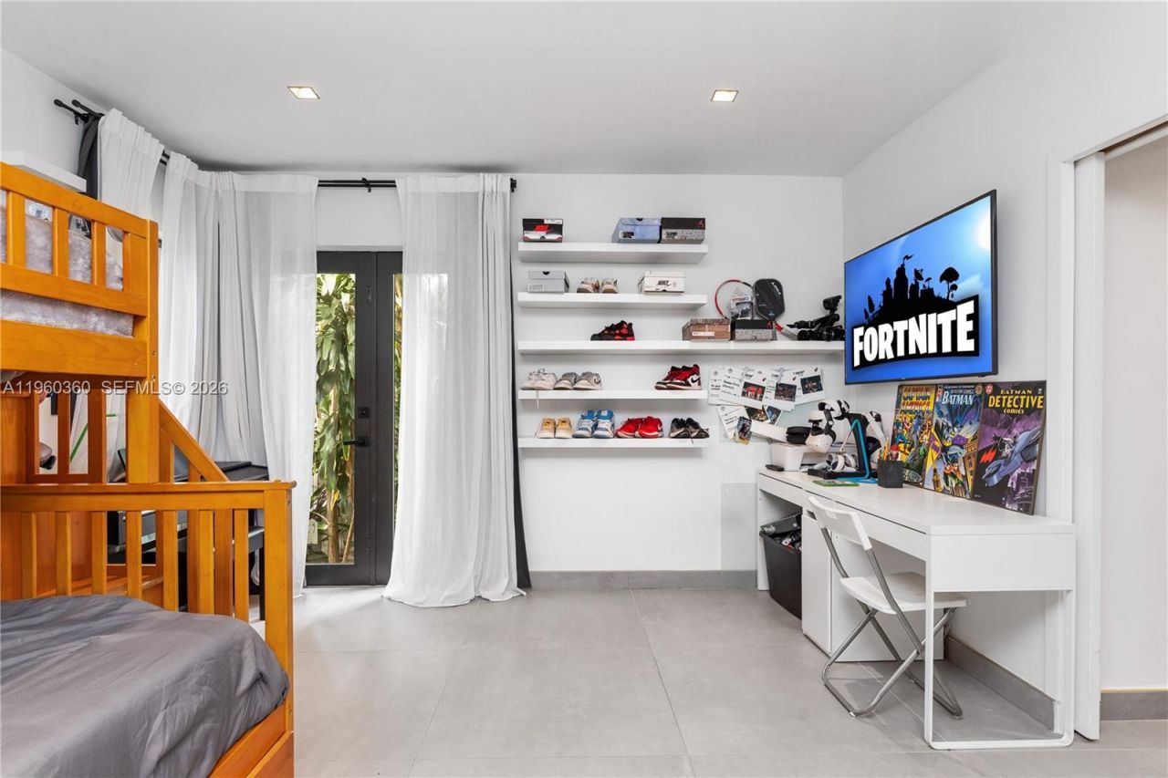 63 SW 31st Rd, Miami, FL 33129 Photo