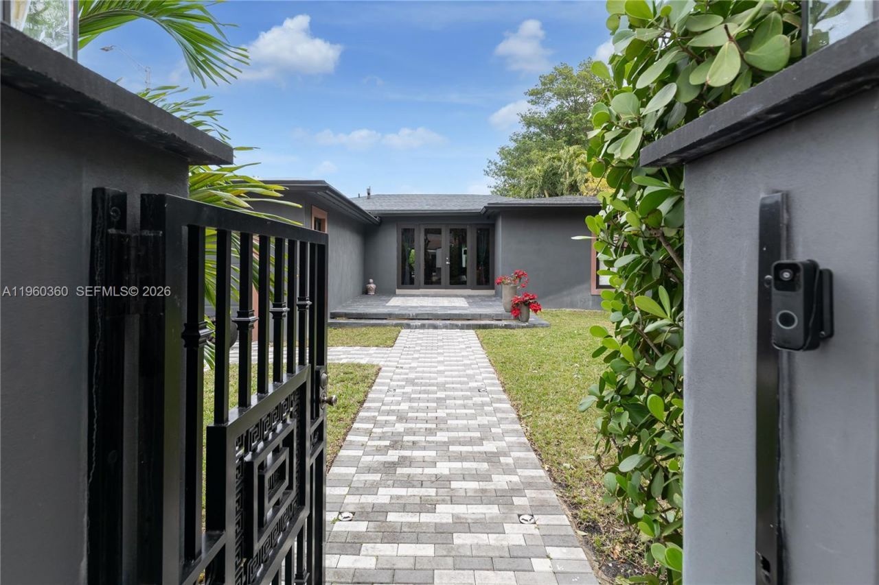 63 SW 31st Rd, Miami, FL 33129 Photo