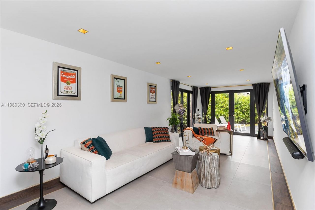 63 SW 31st Rd, Miami, FL 33129 Photo