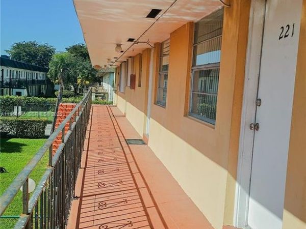 3800 SW 102nd Ave , Unit 221, Miami, FL 33165