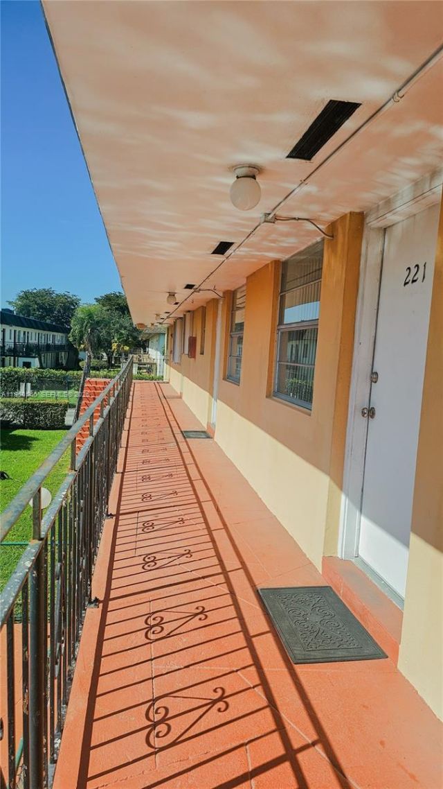 3800 SW 102nd Ave, Unit 221, Miami, FL 33165 Photo