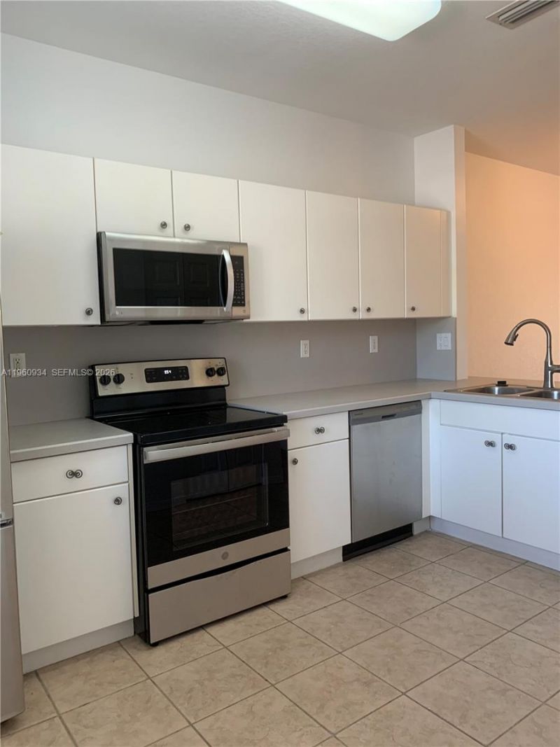 5610 NW 114th Pl, Unit 205, Doral, FL 33178 Photo