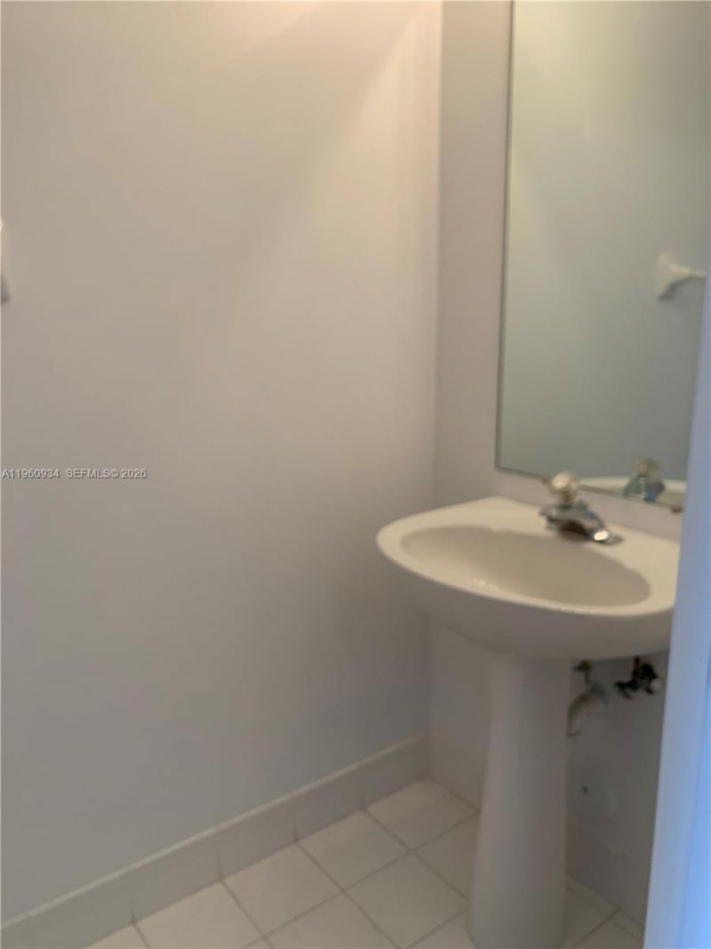 5610 NW 114th Pl, Unit 205, Doral, FL 33178 Photo