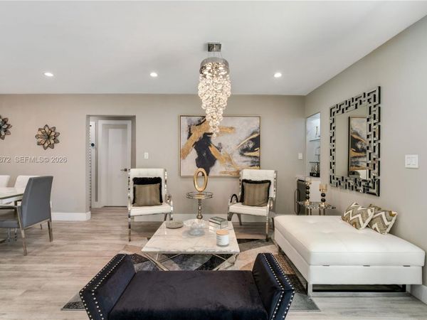 2701 NE 52nd St , Lighthouse Point, FL 33064