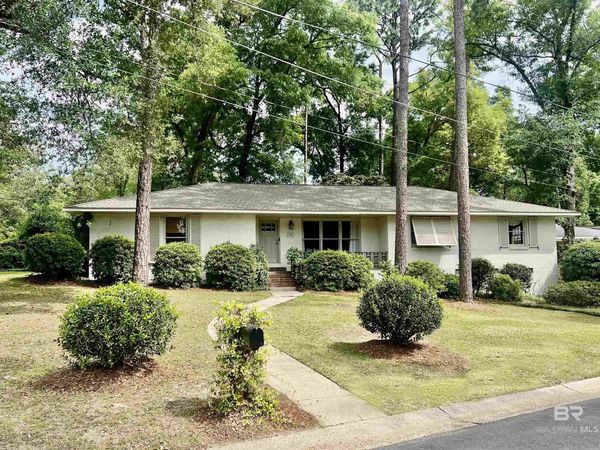 451 Ivy Circle, Fairhope, AL 36532
