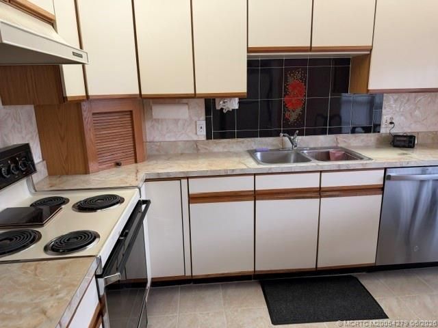 80 SW Blackburn Terrace, Unit 3, Stuart, FL 34997 Photo