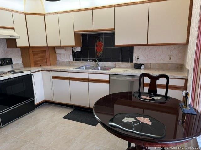 80 SW Blackburn Terrace, Unit 3, Stuart, FL 34997 Photo