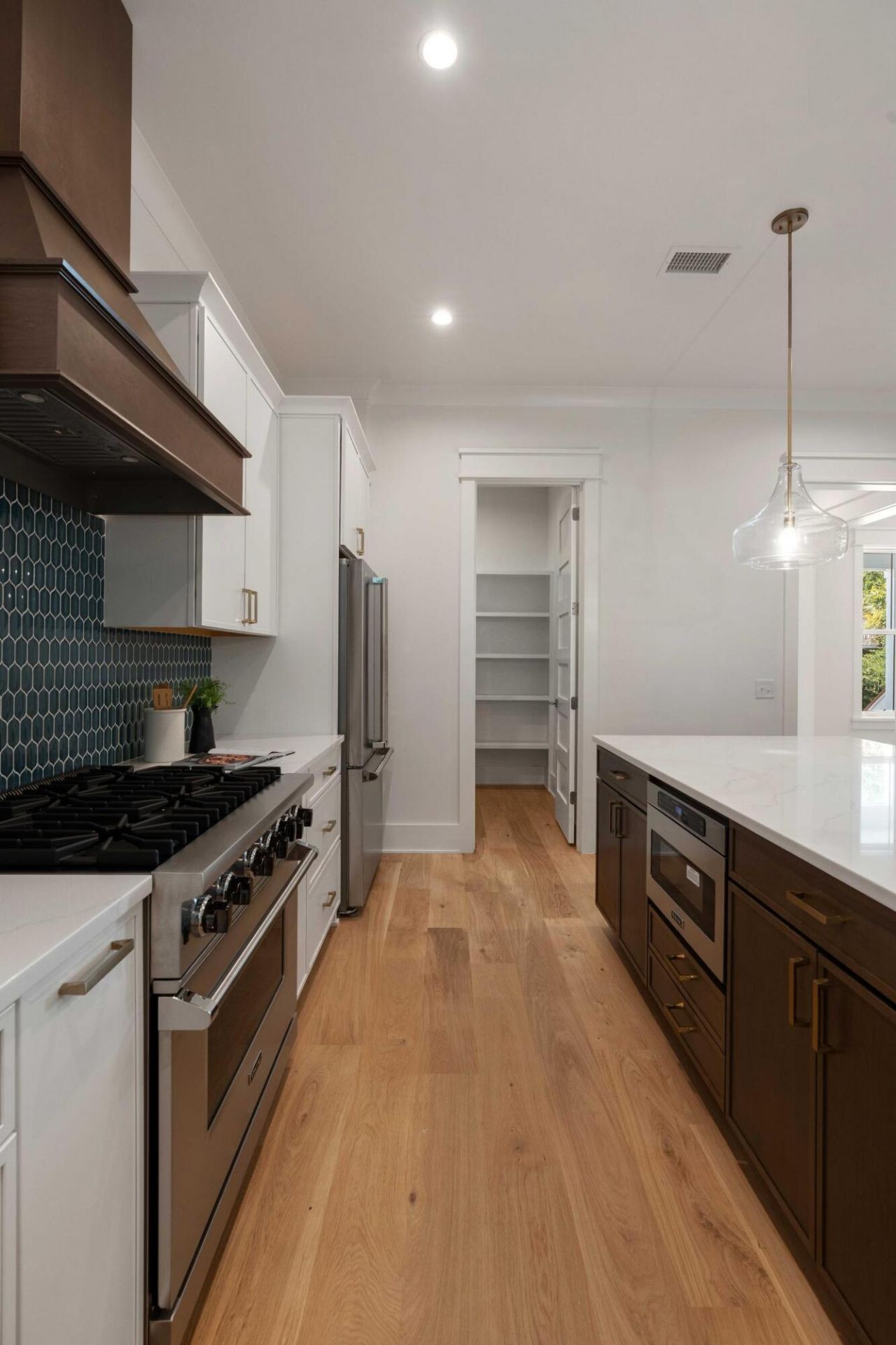 14 55th Avenue Photo 13