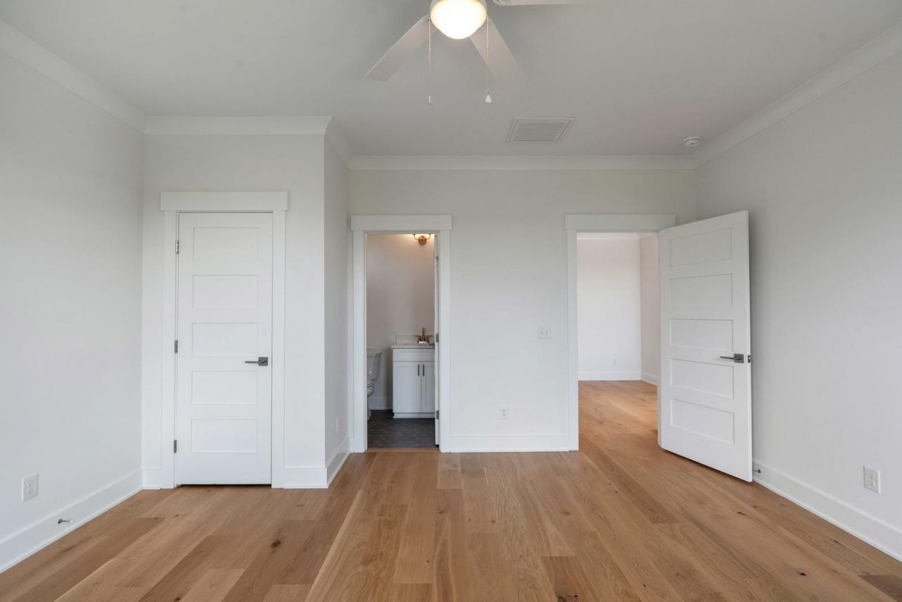 14 55th Avenue Photo 26