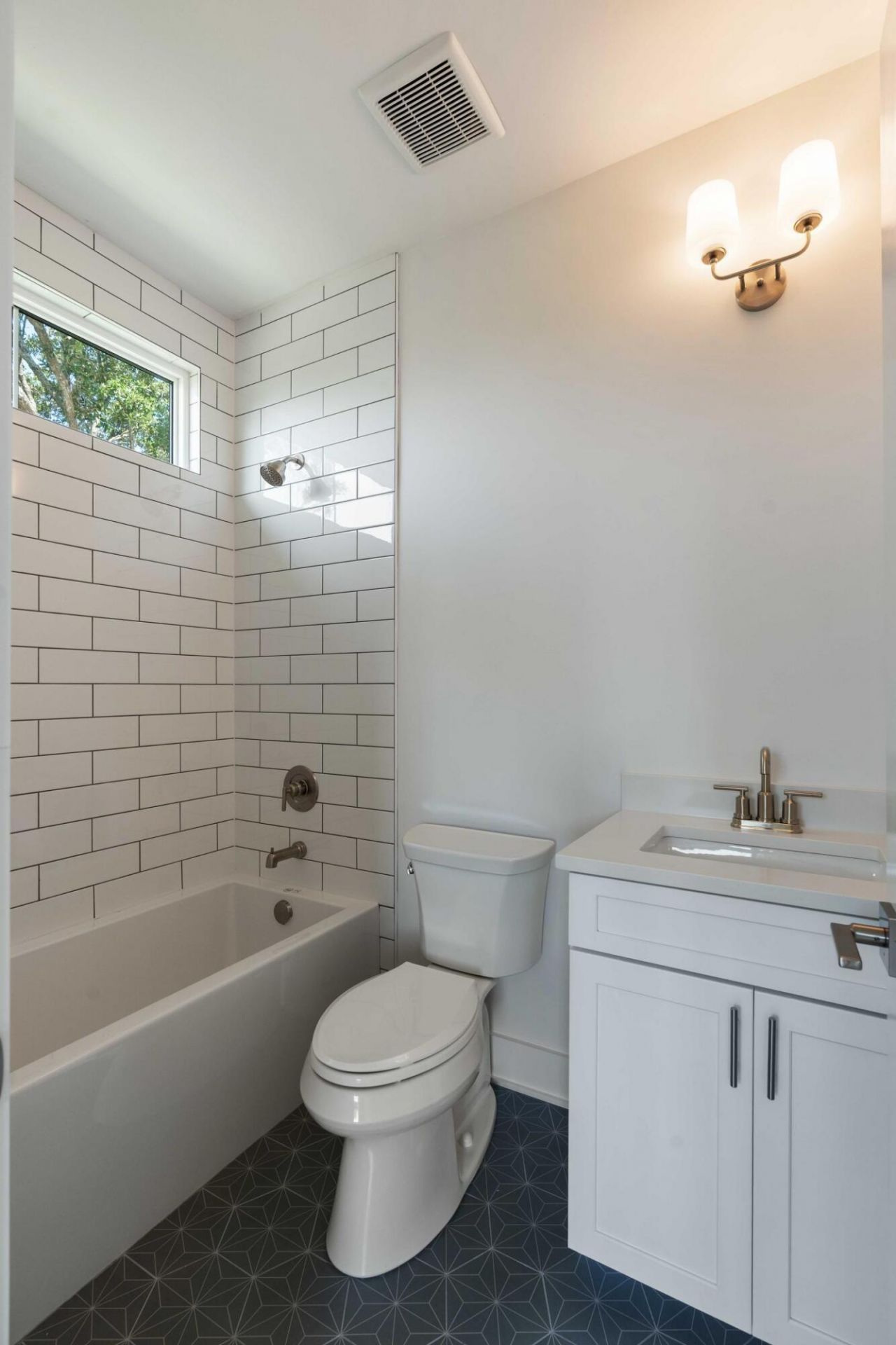 14 55th Avenue Photo 27