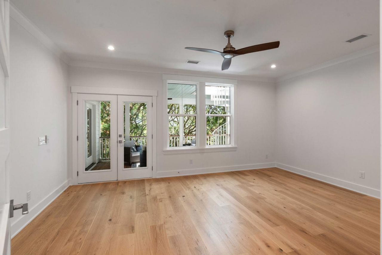 14 55th Avenue Photo 38