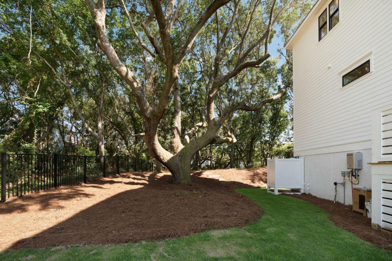 14 55th Avenue Photo 42