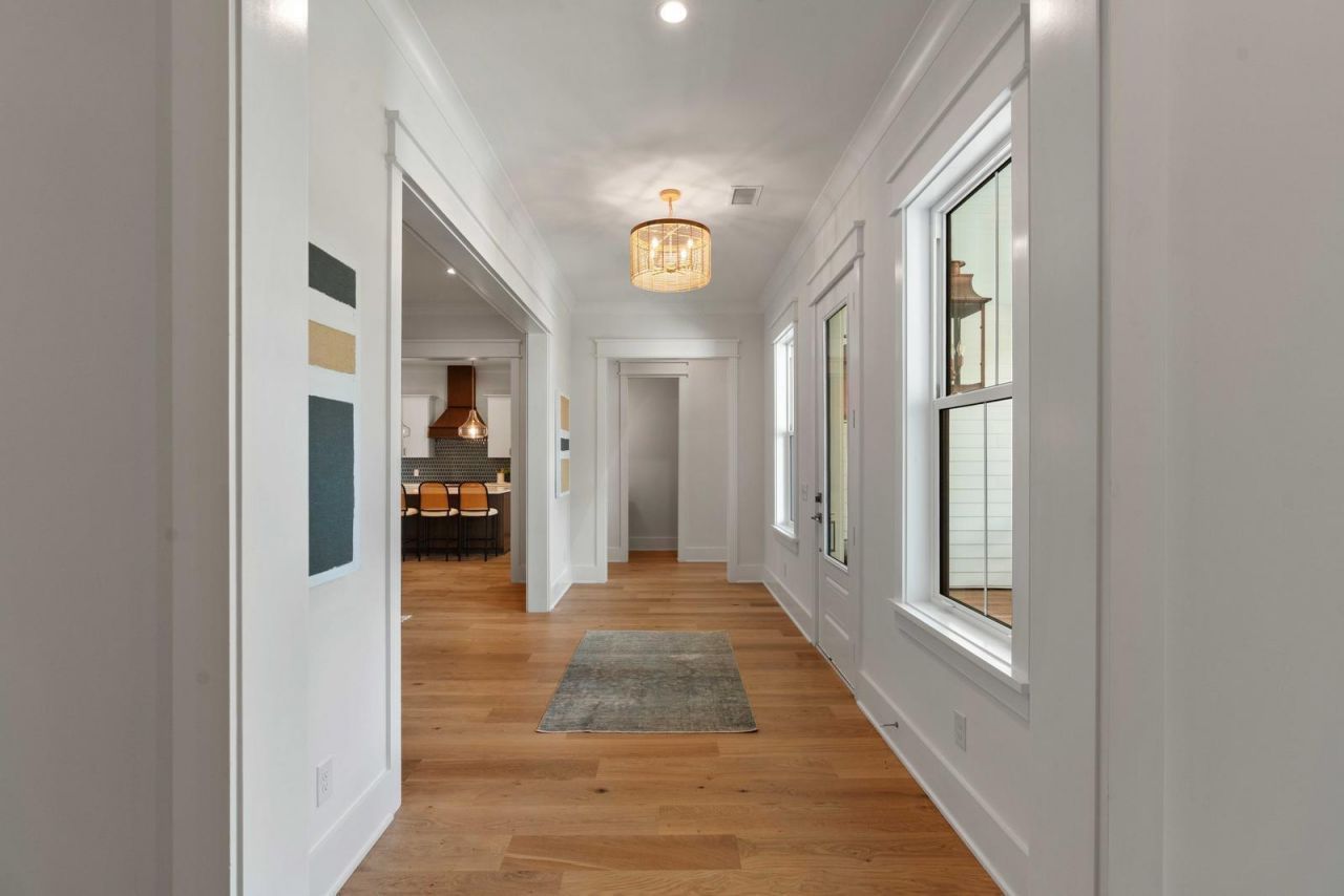 14 55th Avenue Photo 9