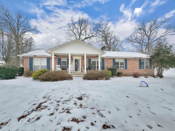 516 Callahan Dr, New Johnsonville, TN 37134