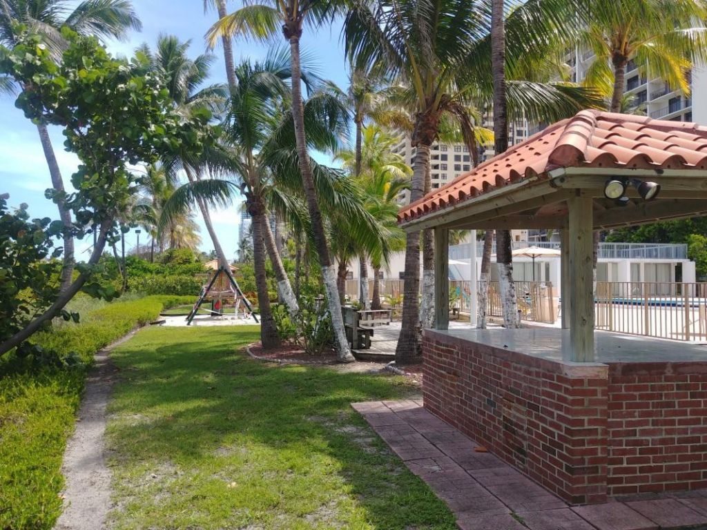 2655 Collins Avenue, Unit 602, Miami Beach, FL 33140 Photo